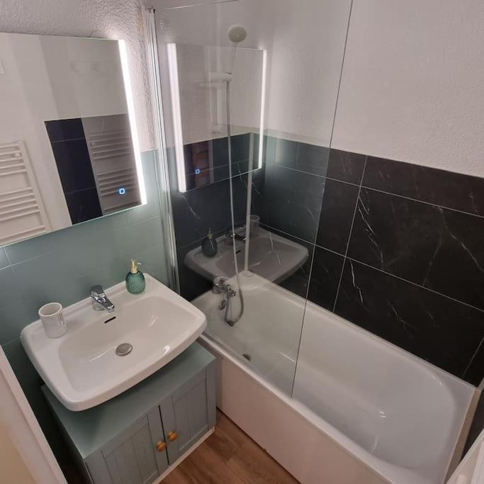Appartement Le Montagnard à Mijoux Extérieur photo